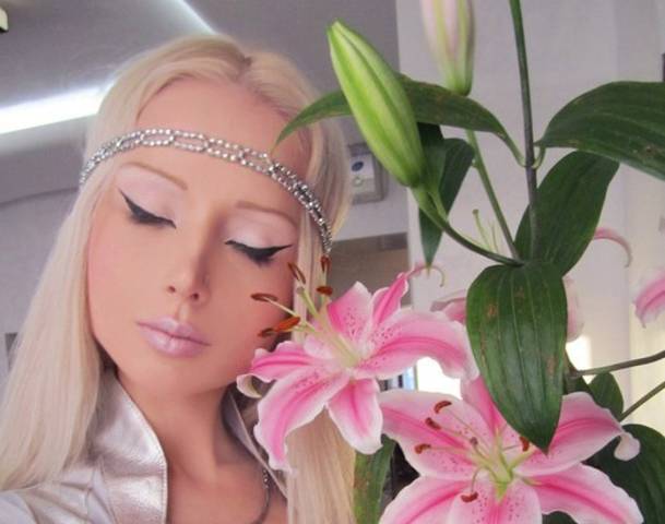 Valeria Lukyanova  Is Real Barbie pictures