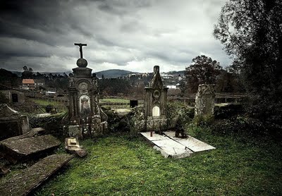 Resultado de imagen de cementerio abandonado galicia