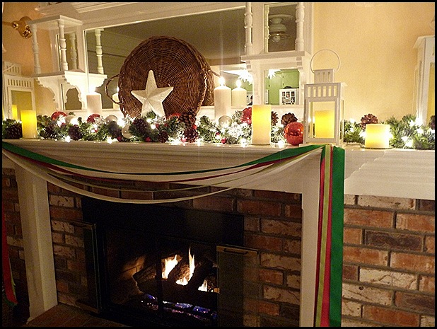 Ribbons on mantel 2012 002 (800x600)