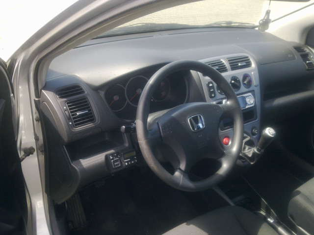 honda civic 2005 interior