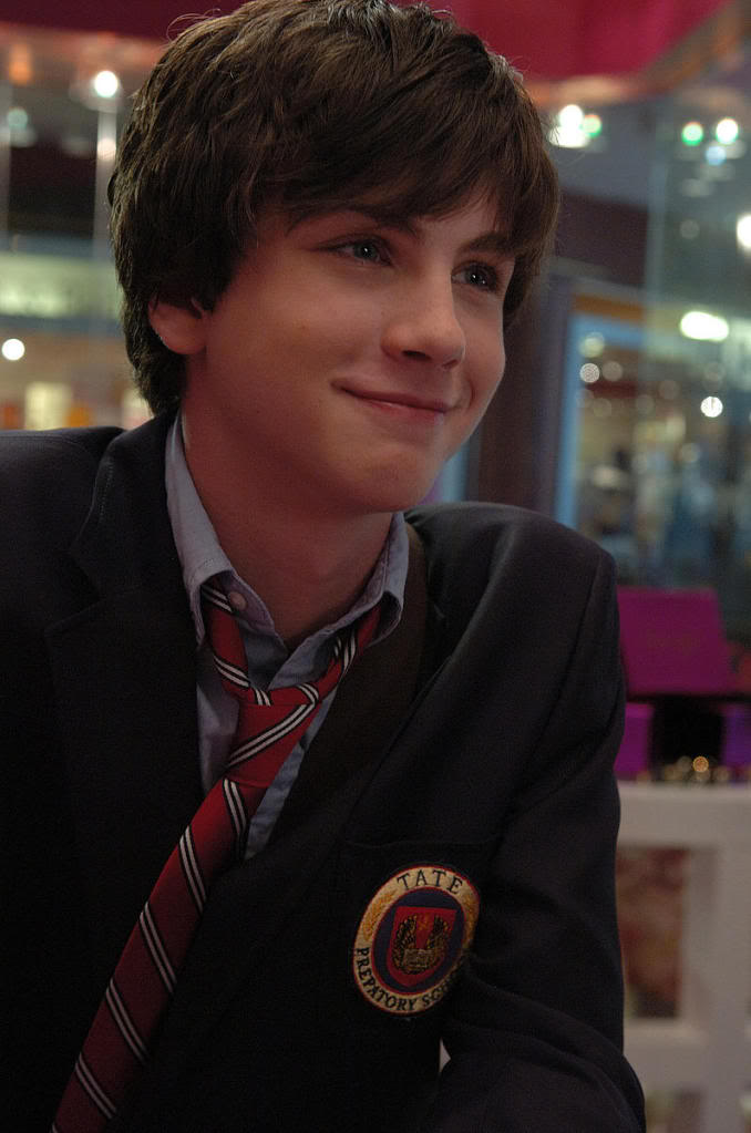 siapa yang lebih cute antara'Daniel Radcliffe' dan'Logan Lerman'