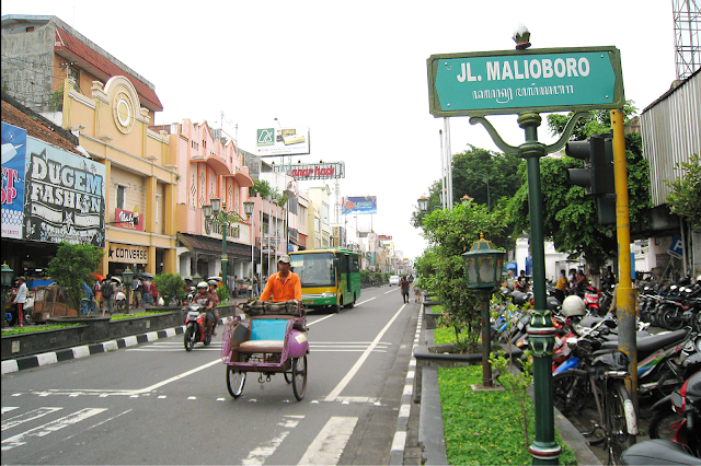 berbelanja di malioboro