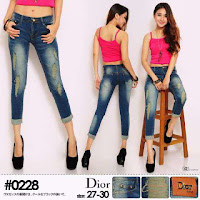 celana jeans, celana jeans wanita, model celana jeans, celana jeans wanita terbaru, jeans wanita, celana jeans terbaru, model celana jeans wanita, cara merobek celana jeans, celana robek, model celana jeans terbaru, celana sobek, cara membuat ripped jeans, cewe online, celana jeans terbaru, model celana jeans wanita terbaru, celana jeans robek wanita, celana jeans robek, celana jeans sobek