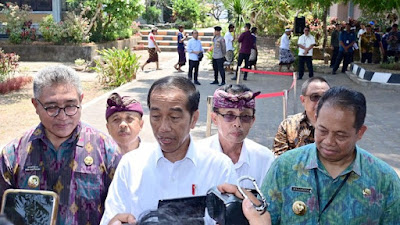Jokowi Tidak Mau Berkomentar Tentang PDI P yang Mengaku Sedih karena Ditinggalkan