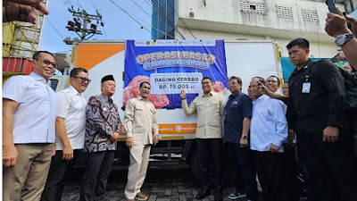 Kompak! Mentan Amran dan Wamentan Sudaryono Pantau Operasi Pasar Pangan Murah di Magelang
