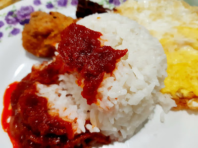 Gambar Breakfast Nasi Lemak Homemade Dengan Dendeng Daging