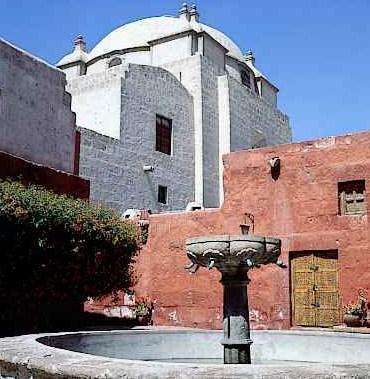 Foto a la pileta del Convento de Santa Catalina