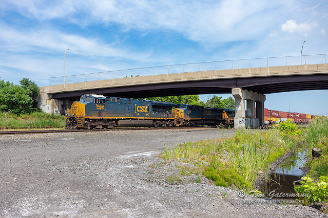 CSXT 3469, CSXT 468, CSXT 3193 are westbound, coming off the Departure Yard Lead to Track 1 at Bridge St.