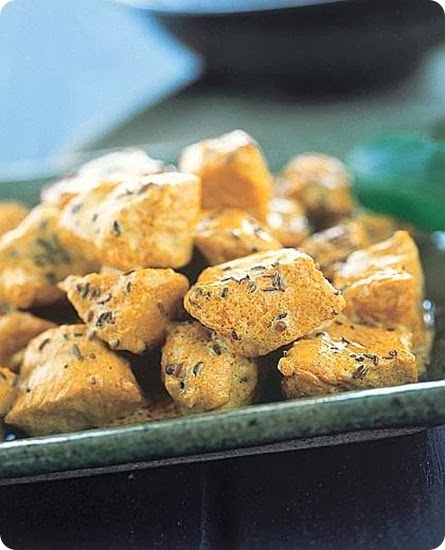 Dadolata di tacchino in salsa speziata di yogurt