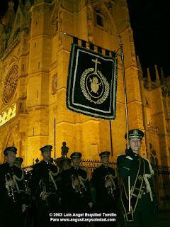 pasacalles solidario Agrupacion Musical Angustias y Soledad Leon