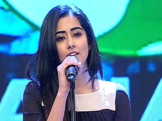 Cantiknya Jonita Gandhi, Peng-Cover Lagu Tum Hi Ho Terbaik 