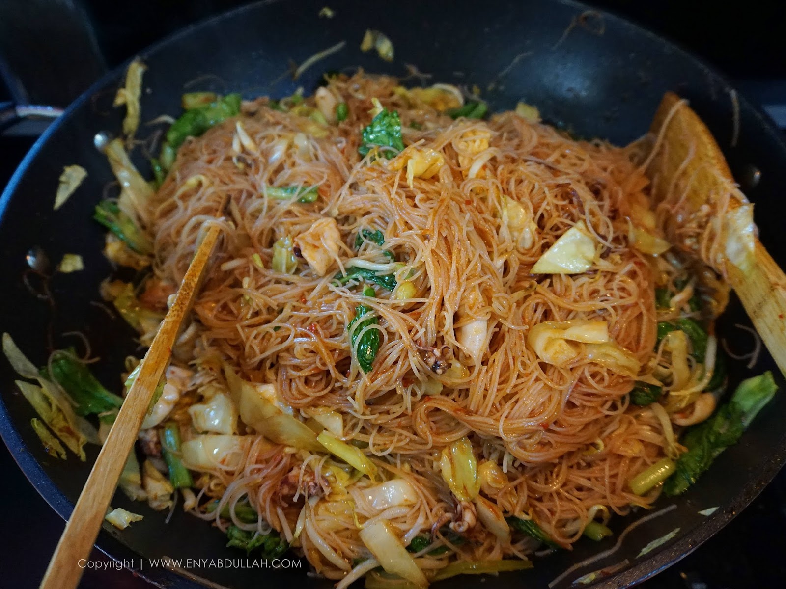 Ini Cara Masak Bihun Goreng Yang Sedap Dan Cantik 