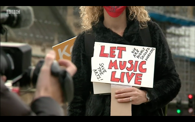 Protesta ante el parlamento británico