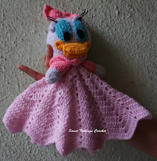 free crochet pattern, free crochet stuff toy pattern, free crochet amigurumi pattern, free crochet lovey pattern, free crochet baby blanket pattern, free crochet Daisy duck stuff toy pattern, free crochet Daisy duck stuff toy lovey pattern, Oswal Cashmilon yarn, Pradhan stores,