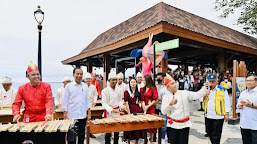 Alunan Musik Kolintang Sambut Presiden Jokowi di Pantai Malalayang