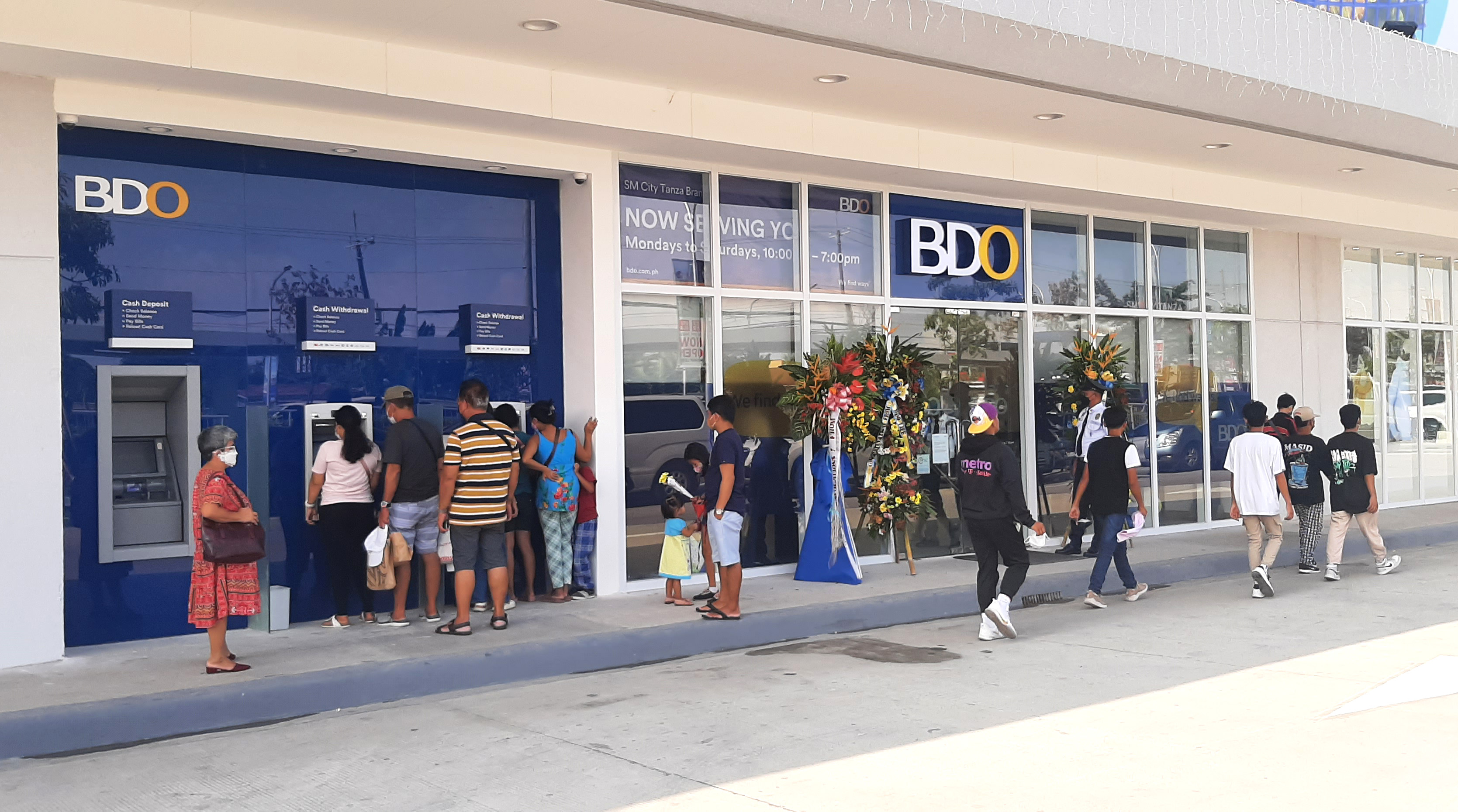 READY TO SERVE. BDO Unibank opened its newest branch located in SM City Tanza to serve the banking needs of families and businesses in the highly urbanized municipality of the province. Today, there are now 46 BDO branches in Cavite and a total of 1,191 branches all over the country.