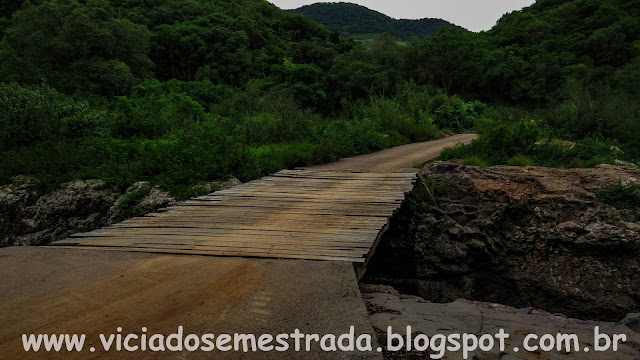 Ponte de madeira sobre o Salto do Pulador, União da Serra, RS