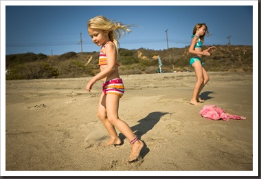 Kaylee and Makena Shepard at the beach