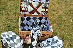 Savisto Luxury 4 Person Wicker Picnic Basket with Full Picnic Set review