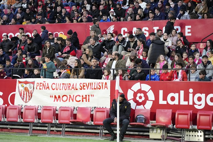 La peña sevillista de Escacena, presente en la última victoria del Sevilla en el Pizjuán