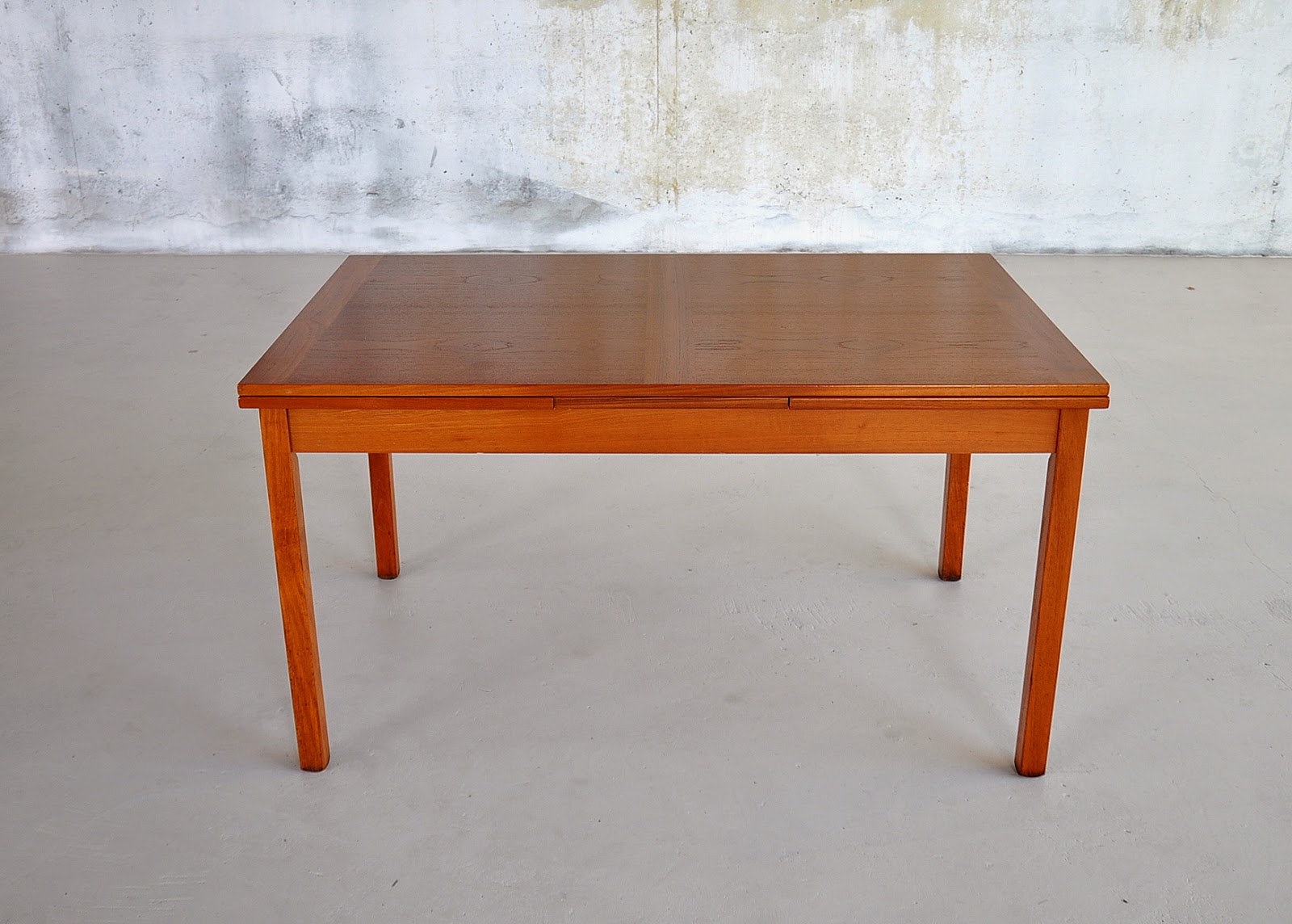 SELECT MODERN Danish Modern Teak Expandable Dining Room Table