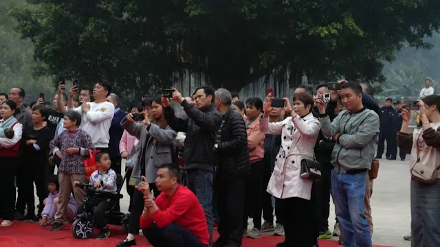 The Baichima Temple Fair in Jianggu Town, Sihui City, China is bustling