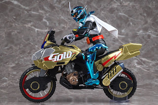 REVIEW SHFiguarts Gold Dash, Bandai