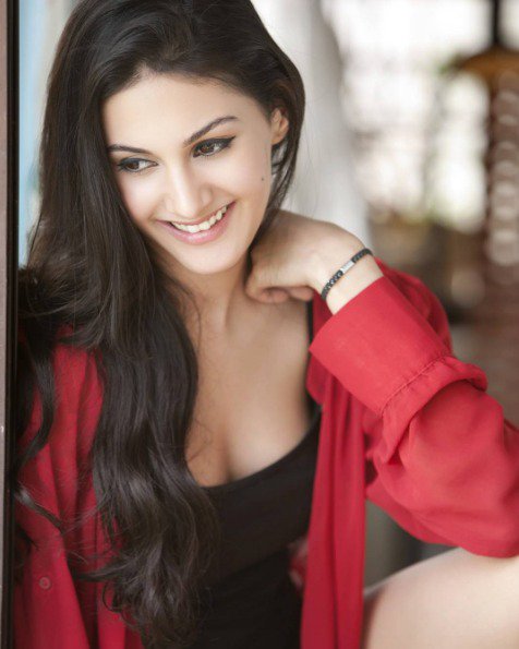 Amyra Dastur latest images hot pics