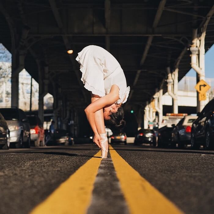 37 Captivating Portraits Of Ballet Dancers Dancing On New York Streets