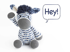 amigurumi-zebra-azul