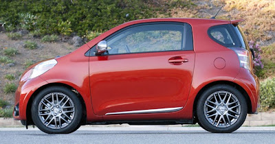 Si Mungil Pesaing Smart, Scion Iq 2012 [ www.BlogApaAja.com ]