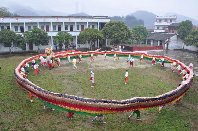this "Kuanjiao Golden Dragon" is currently the largest and longest "Golden Dragon" in Guangdong Province
