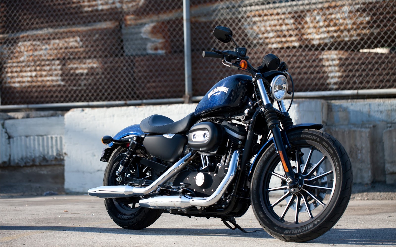 Harley-Davidson 2013 Iron 883 [ 4 Wallpapers ] ~ Automobile Trendz