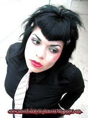 http://emo-hairstyle-pictures.blogspot.com/2009/09/emo-girls-makeup-tips. 