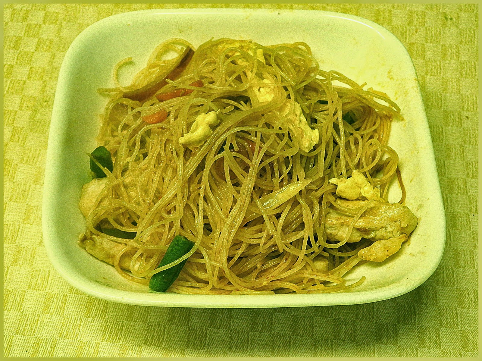 BIZZY BAKES: Pad Thai - Donna Hay