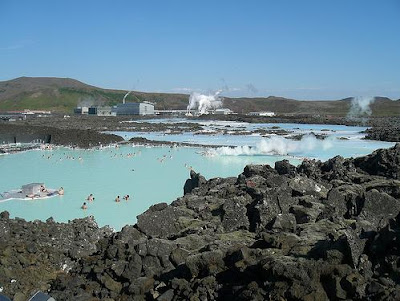 La Laguna Azul se ubica en la ciudad de Grindavik Islandia en la pen nsula 