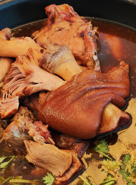 Famous_Stewed_Pork_Leg_Bangkok_Kha_Mu_Charoensang_Silom