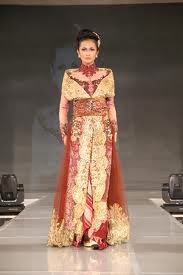 Model Kebaya Djoko Sasongko Modern Terbaru