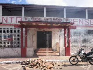 Nuvem de fumaça invade sede social do Centro Limoeirense e assusta moradores