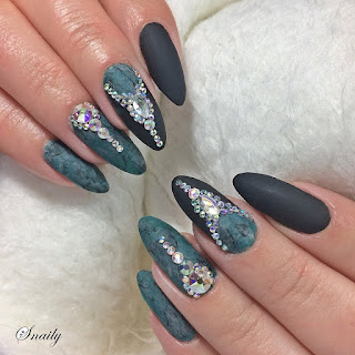 https://snaily-nails.blogspot.com/2017/11/kolie-na-marmurze.html