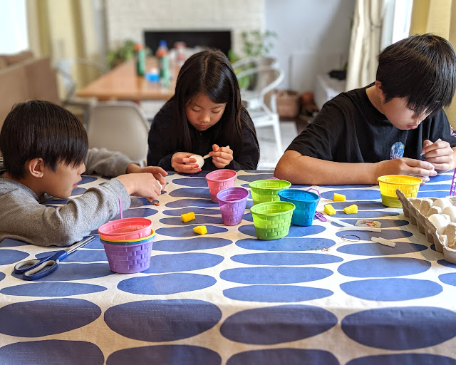 easter egg dying during COVID-19