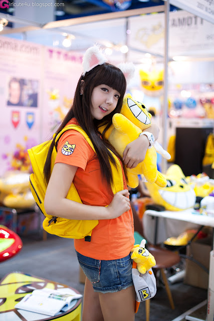 3 Kim Ha Eum - Seoul Character & Licensing Fair 2012-Very cute asian girl - buntink.blogspot.com