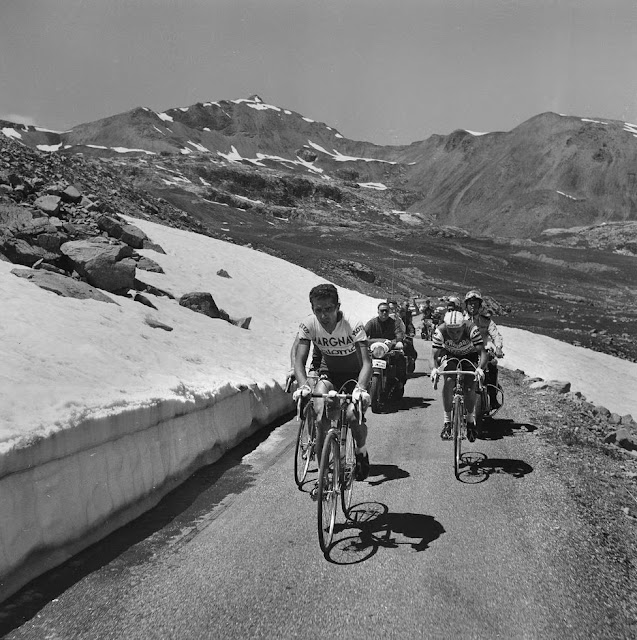 Fotografías de Federico Martín Bahamontes en el Tour de Francia