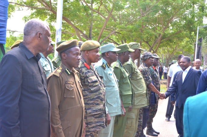 RAIS WA ZANZIBAR DK. SHEIN APOKEA MAANDAMANO NA MAONESHO YA AMSHA AMSHA YA VIKOSI VYA SMT NA SMZ VIWANJA VYA MNAZI MMOJA JIJINI ZANZIBAR