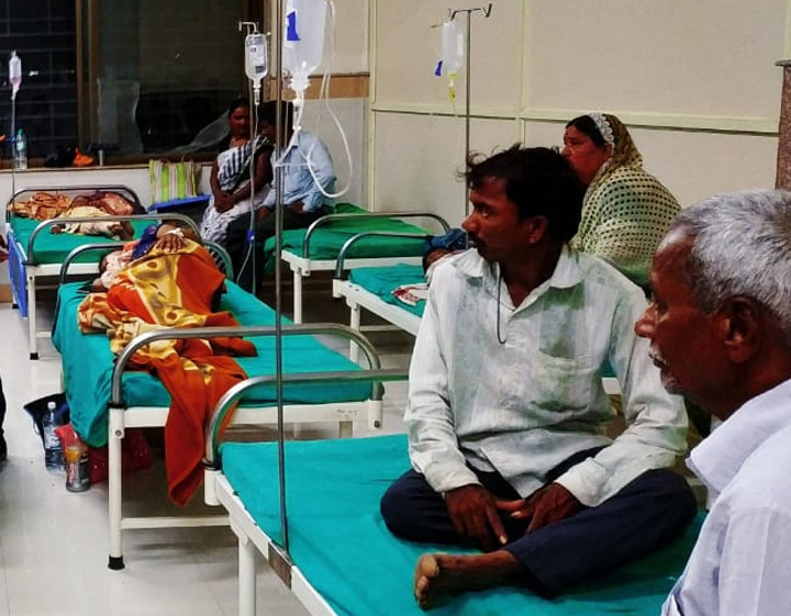अमरोहा जिले में बढ़ रहे हैं बुखार के मरीज, एक गांव में मिले 8 डेंगू आशंकित