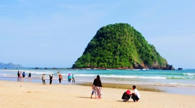 5 Pantai di Jawa Timur ini Wajib Kamu Kunjungi