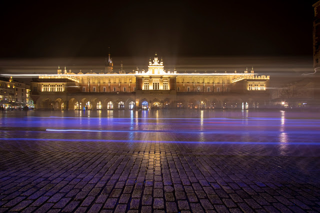 Fondaco dei tessuti di notte-Rynek Glowny-Cracovia