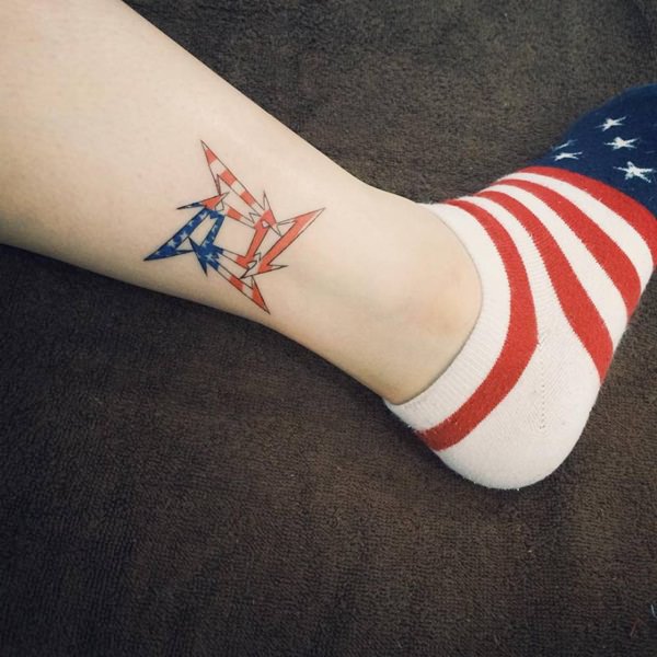 Americana da tatuagem para a menina na perna Se você é Americano, então você deve tentar este projeto