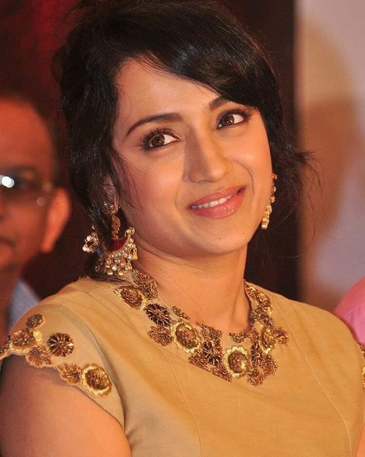 Actress Trisha Krishnan Photo Gallery