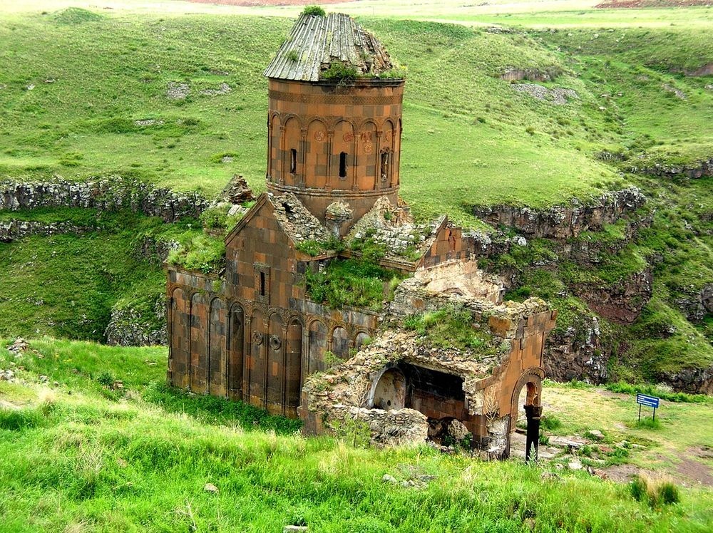 ani-ruined-churches-2